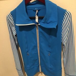 Lululemon size 4 zip up jacket